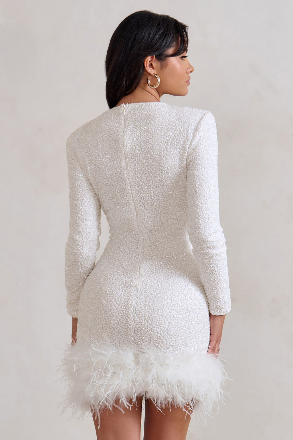 Witte Sequin Mini Jurk met Lange Mouwen en Veerafwerking